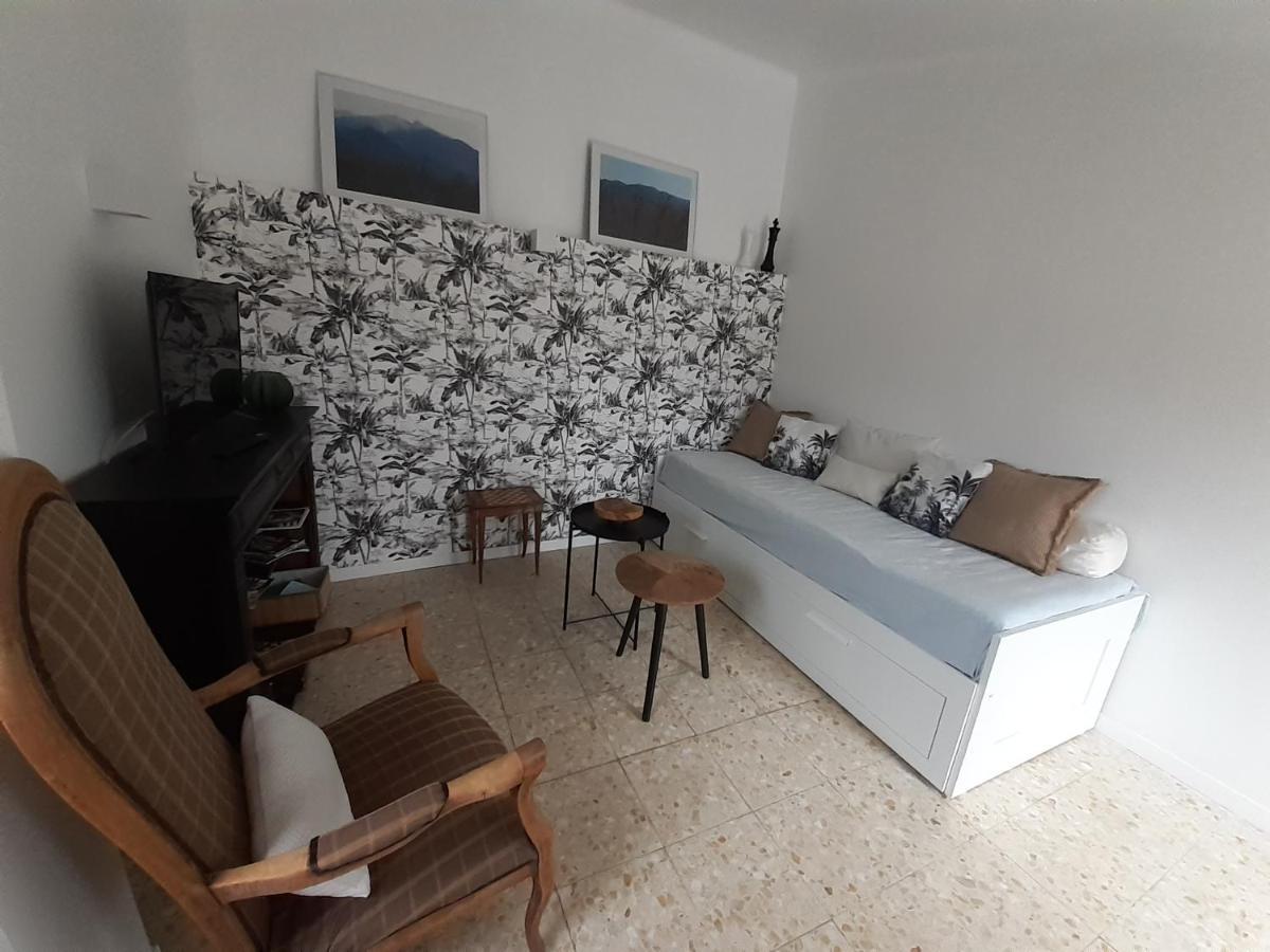 Agreable Maison De Village Avec Terrasse Vinca Εξωτερικό φωτογραφία