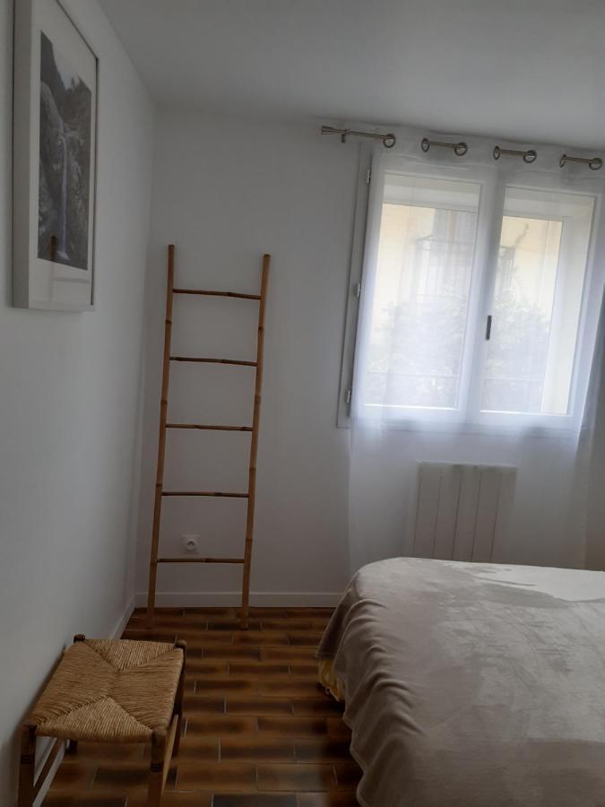 Agreable Maison De Village Avec Terrasse Vinca Εξωτερικό φωτογραφία